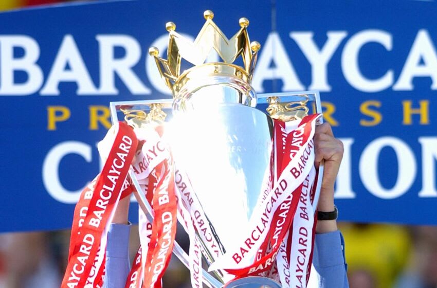 ARSENAL V LEICESTER 15/5/2004 ARSENAL GET THE CHAMPIONSHIP TROPHY WENGAR. (Photo by David Ashdown/Getty Images)