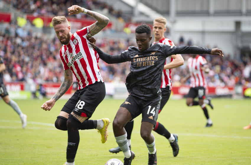BRENTFORD, ENGLAND - SEPTEMBER 18: Pontus Jansson of Brentford and Eddie Nketiah of Arsenal during the Premier League match between Brentford FC and Arsenal FC at Brentford Community Stadium on September 18, 2022 in Brentford, United Kingdom. (Photo by Visionhaus/Getty Images)