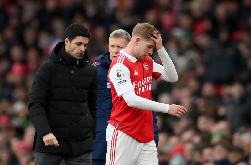 LONDON, ENGLAND - MARCH 04: Emile Smith Rowe of Arsenal is substituted from the pitch during the Premier League match between Arsenal FC and AFC Bournemouth at Emirates Stadium on March 04, 2023 in London, England. (Photo by Shaun Botterill/Getty Images)