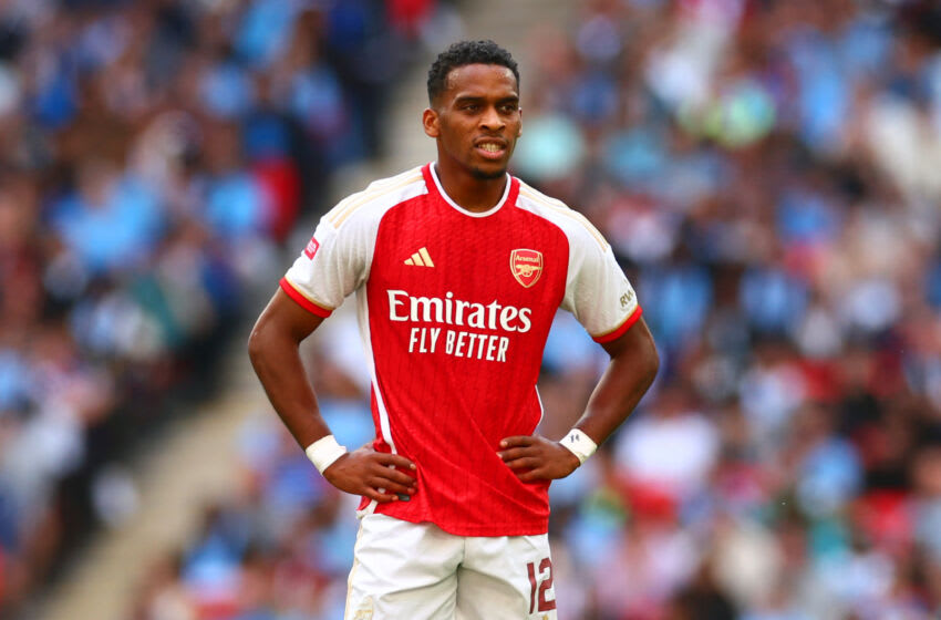 LONDON, ENGLAND - AUGUST 06: Jurrien Timber of Arsenal in action during The FA Community Shield match between Manchester City against Arsenal at Wembley Stadium on August 06, 2023 in London, England. (Photo by Chris Brunskill/Fantasista/Getty Images)