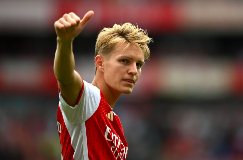 LONDON, ENGLAND - AUGUST 12: Martin Odegaard of Arsenal acknowledges the fans after the team's victory in the Premier League match between Arsenal FC and Nottingham Forest at Emirates Stadium on August 12, 2023 in London, England. (Photo by Clive Mason/Getty Images)