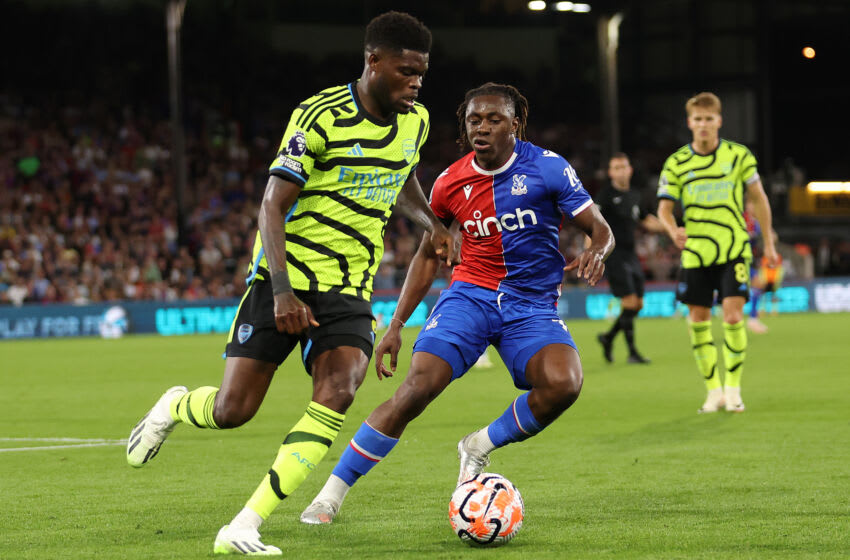 LONDON, ENGLAND - AUGUST 21: Thomas Partey of Arsenal and Eberechi Eze of Palace during the Premier League match between Crystal Palace and Arsenal FC at Selhurst Park on August 21, 2023 in London, England. (Photo by Julian Finney/Getty Images)