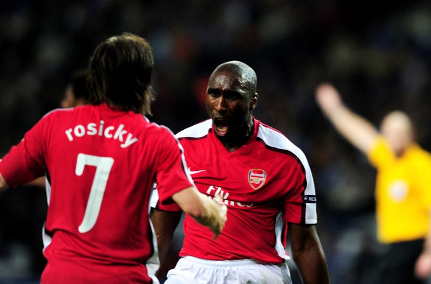 PORTO, PORTUGAL - FEBRUARY 17: Sol Campbell of Arsenal celebrates after he heads his teams first goal of the game during the UEFA Champions League last 16 first leg match between FC Porto and Arsenal at the Estadio Do Dragao on February 17, 2010 in Porto, Portugal. (Photo by Mike Hewitt/Getty Images)